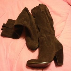 SOLD!!!! Naturalizer Chocolate brown suede boots