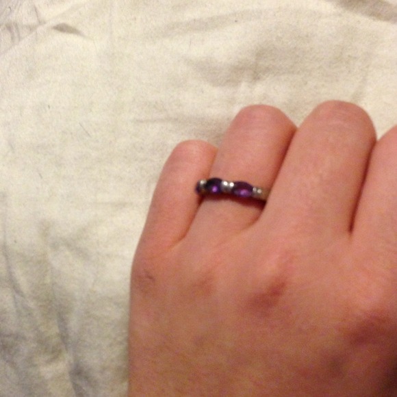 VINTAGE Silver and purple ring