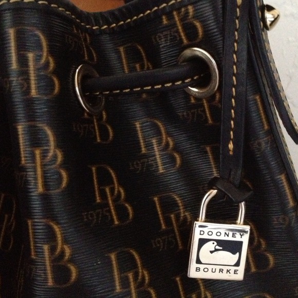 Dooney and Bourke shoulder bag in Black and gold