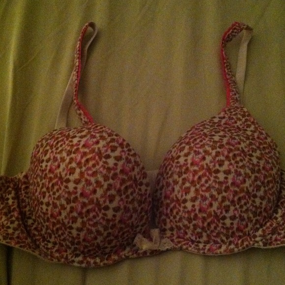 Victoria Secret Push Up Bra- Body