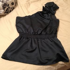 Dark green, one shoulder top