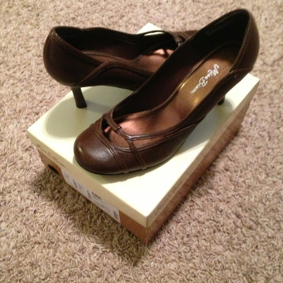 Miss👑Bison - Picture 1 of 5