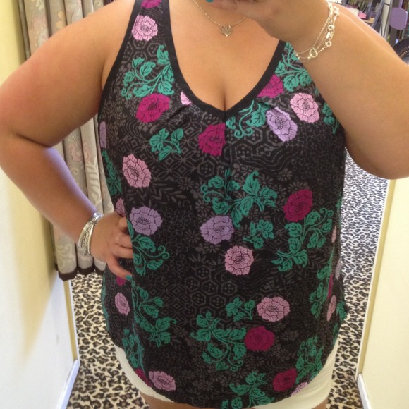 Torrid Tops - New Floral print silky tank w/buttons up the back