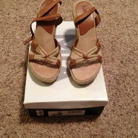 Mia- cute summer shoes.