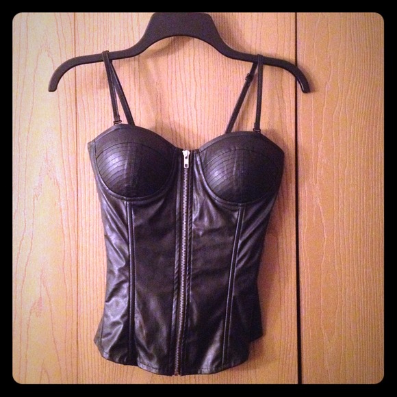 ❤️BUNDLED!!!❤️ black corset!!!