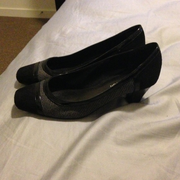 Heels - Picture 2 of 2