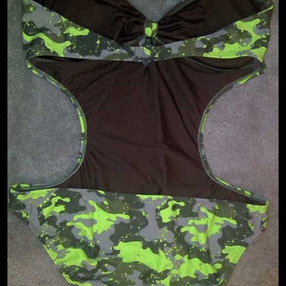 *SOLD IN BUNDLE* Camo cutout swimsuit. NWOT - Picture 2 of 2
