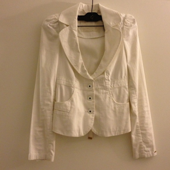 Guess Jackets & Blazers - 🌸Reduced🌸 New Guess white blazer