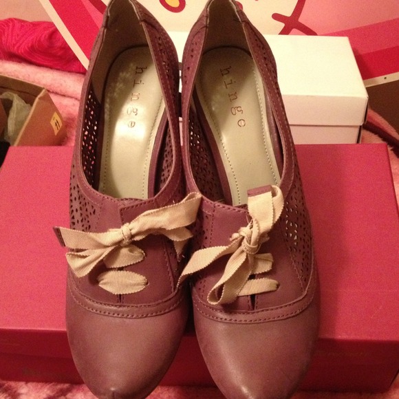 ⛔SOLD⛔ Oxford pumps - Picture 2 of 4