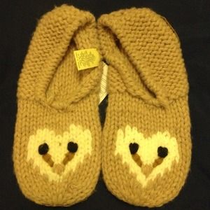 Urban outfitters knitted animal slippers-owl