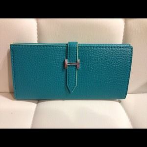 H buckle wallet