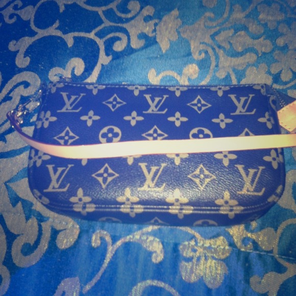 Louis Vuitton purse