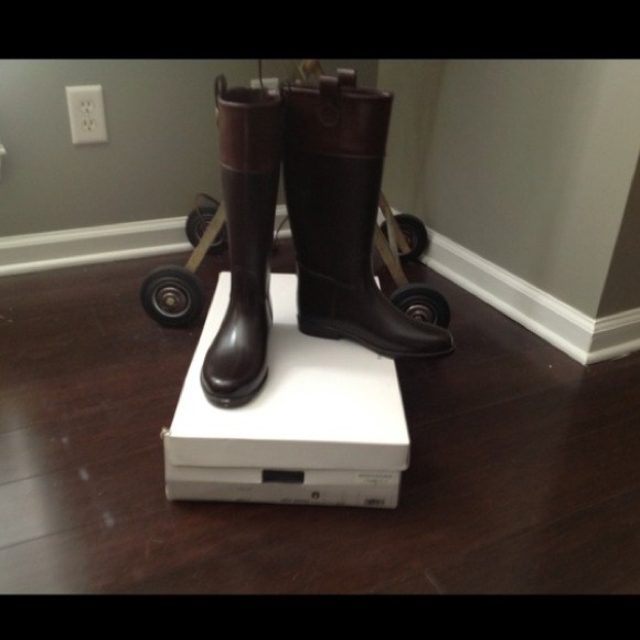 Banana Republic Rain Boots!💕