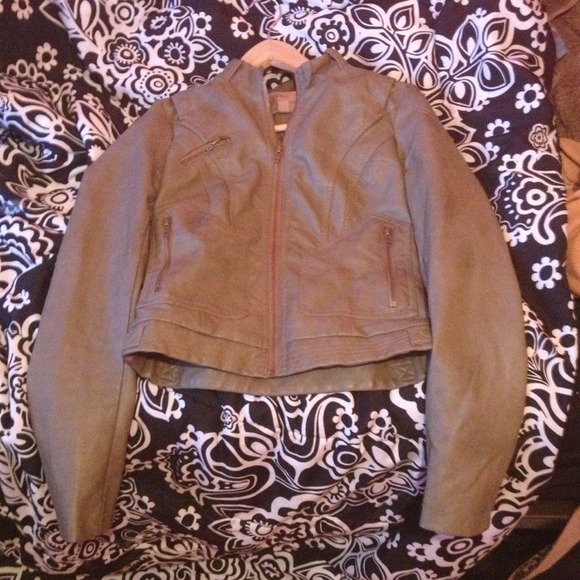 Adorable leather jacket