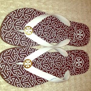 Tory Burch flip flops!!! Size 6!!