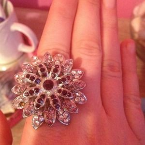 Cute flower ring!