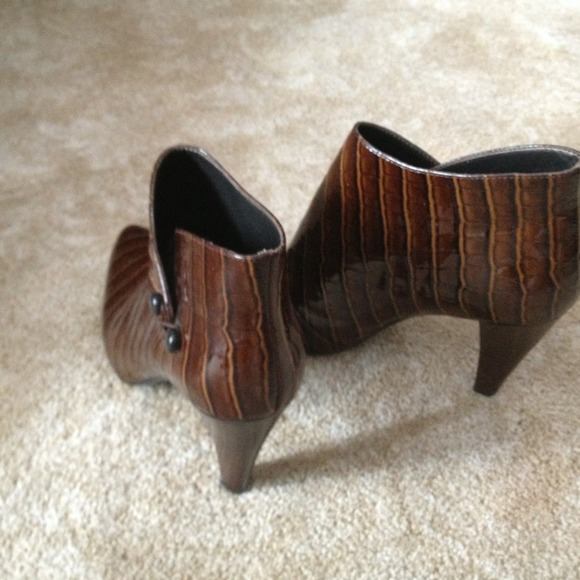 Sold - Picture 3 of 4