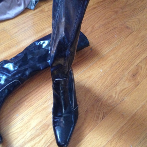 Black leather boots - Picture 2 of 2