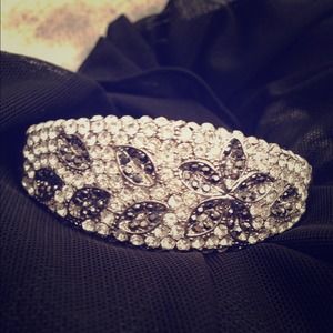Rhinestone flower bracelet