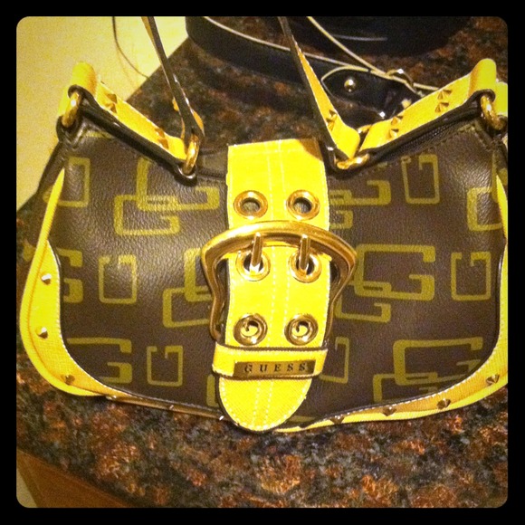 Guess purse on sale today only and a free gift.