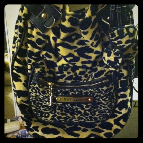 On sale for the next 24 hours$$$ JUICY COUTURE !