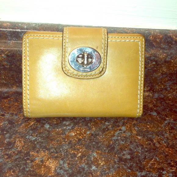 Tan Coach Wallet looking 2 trade 4 juicy wallet