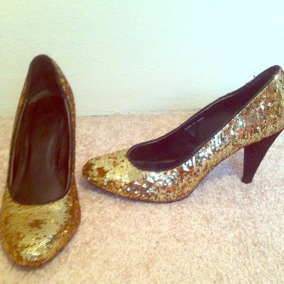 Gold sequin shoes