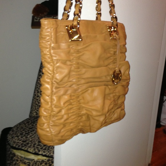 REDUCED!  Authentic Michael Kors handbag used - Picture 4 of 7