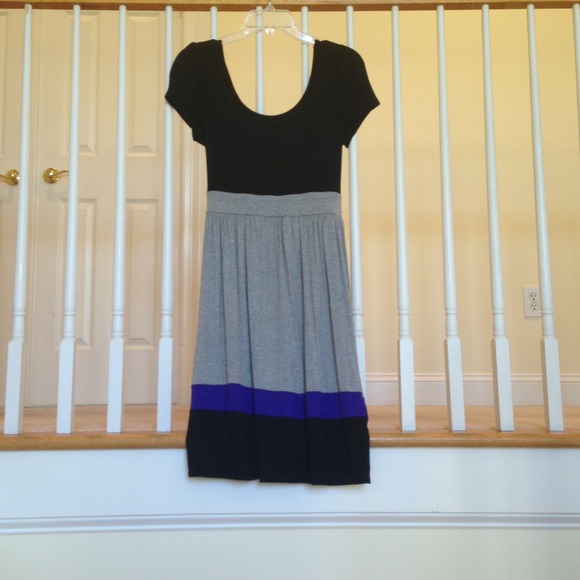 ⛔SOLD⛔NWT Color-block Dress - Picture 2 of 4
