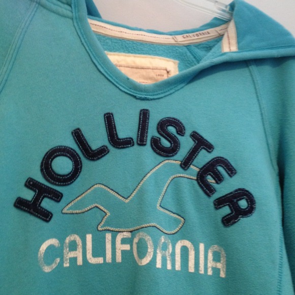 Hollister sweater - Picture 2 of 2