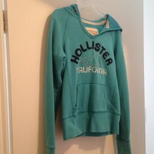 Hollister sweater
