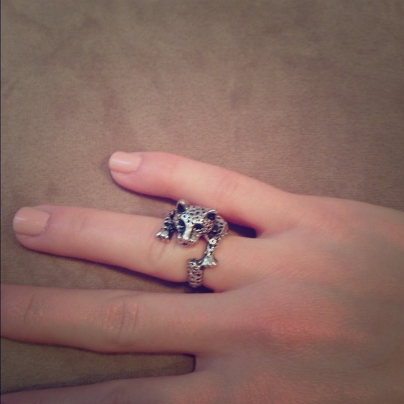 Leopard ring