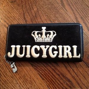 Juicy girl velour zipper wallet !