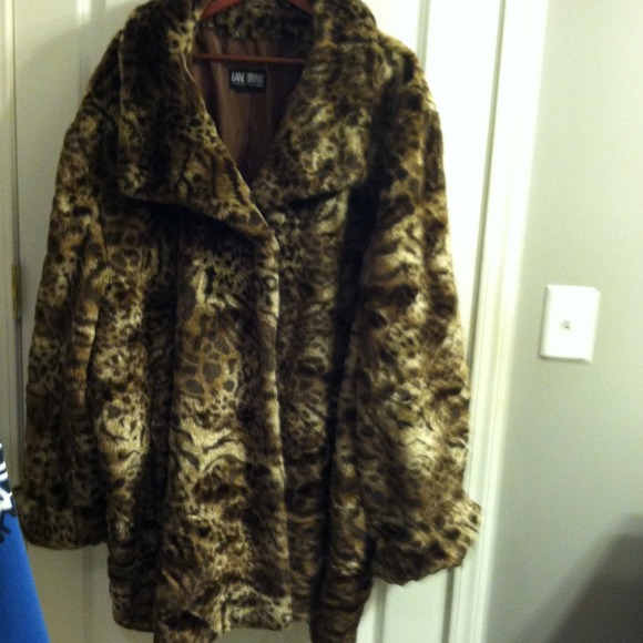 Beautiful Leopard Print Faux Fur Coat