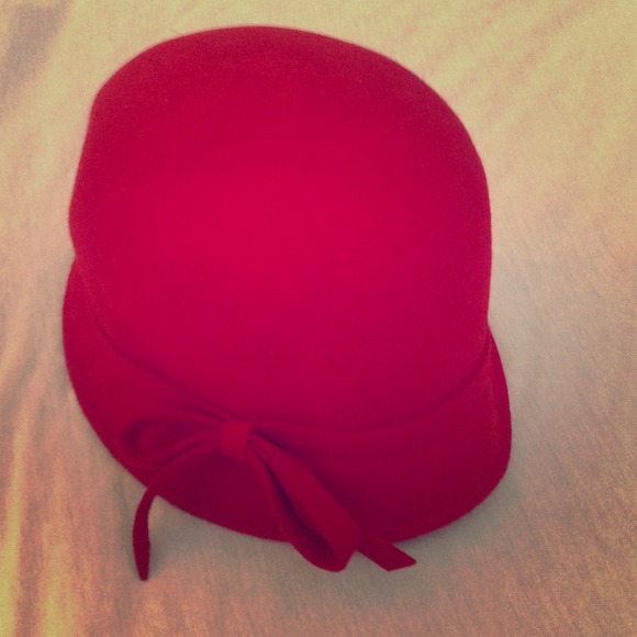 Bundled with other hat!!! Red Hat with Bow
