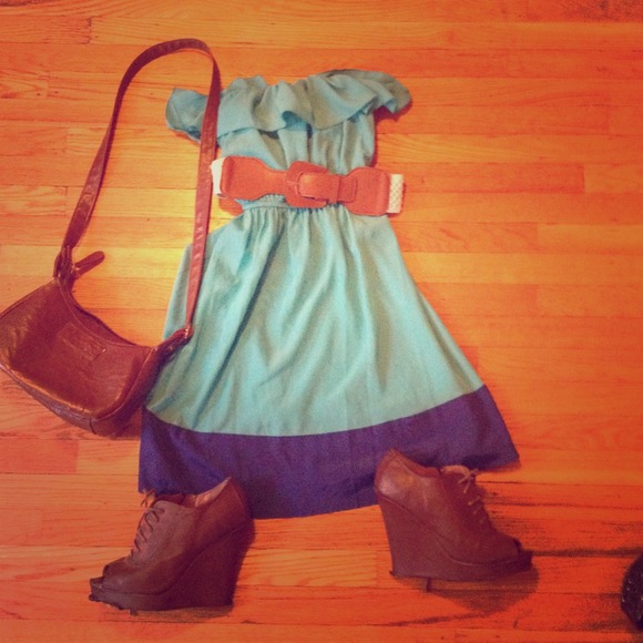 Adorable tube top with ruffle dress and belt