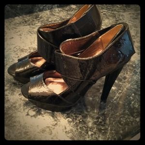 Black, "Strappy," open-toe heels!