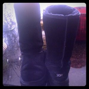 Authentic black uggs
