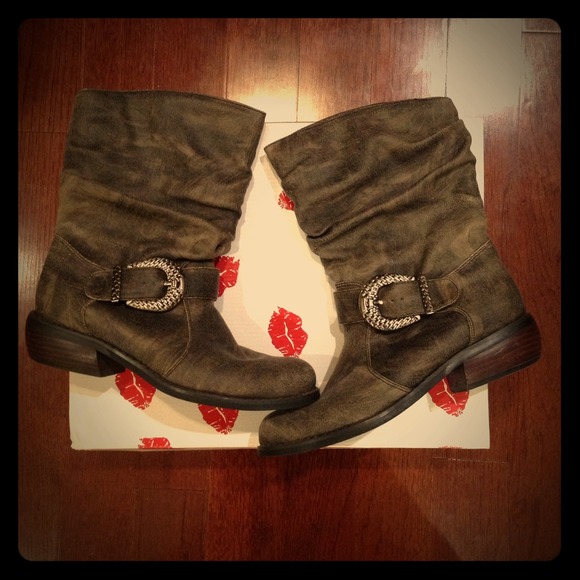 Boots - Cool Grey Boots!!