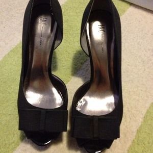 Black bow heels