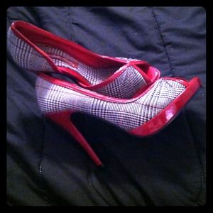 Like New-Red/Black/White open-toe Heels!!!