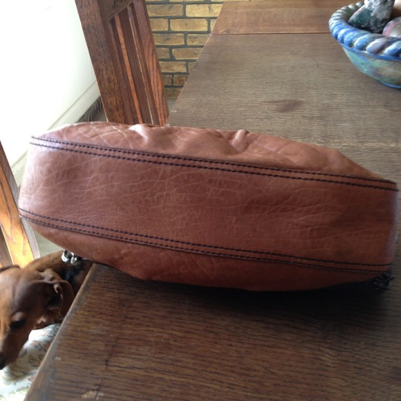 ❤FENDI - Picture 2 of 4