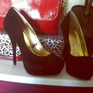 Fabulous black suede pumps