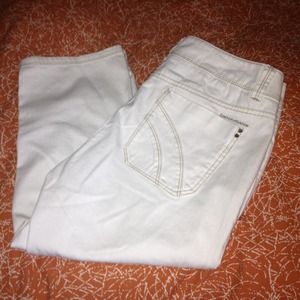 DKNY white Capri jeans