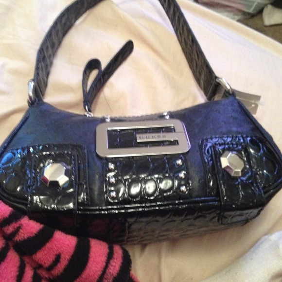Blk guess purse❤❤❤SOLD❤❤❤
