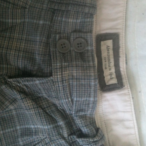 Plaid Abercrombie and Fitch trouser shorts! - Picture 4 of 4
