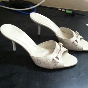Gucci heels incredibly kept in good condition!