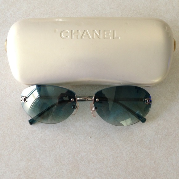 Authentic Chanel Sunglasses😎previously loved💘