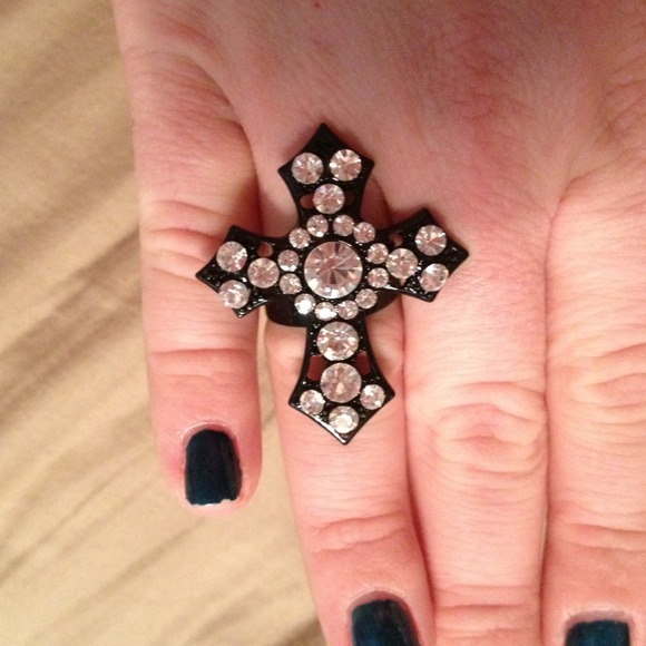 Blingy cross ring