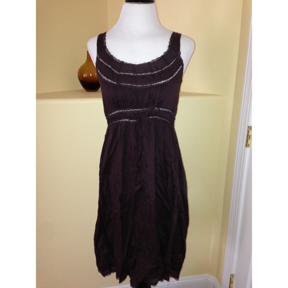 ✨💫*SOLD AS BUNDLE✨💫Brown dress w buttons & lace